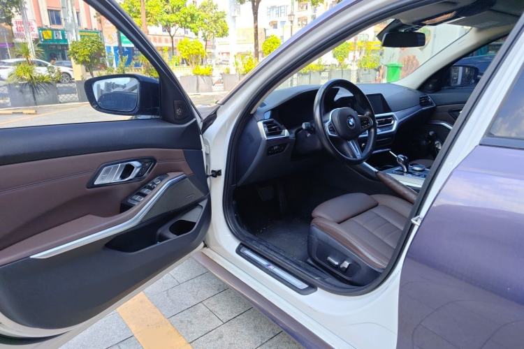Used BMW 3 Series 2020 325i M Sport Night Edition package Driver Seat
