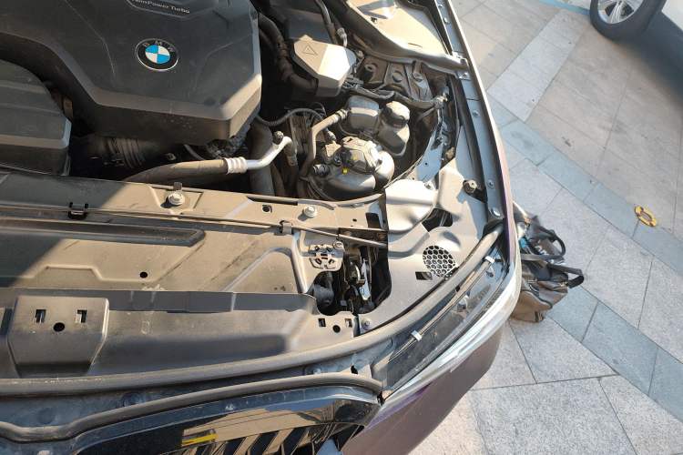Used BMW 3 Series 2020 325i M Sport Package Engine Bay Left
