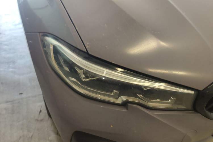 Used BMW 3 Series 2020 Restyled 325i M Sport Night Edition Package Right Front Headlight