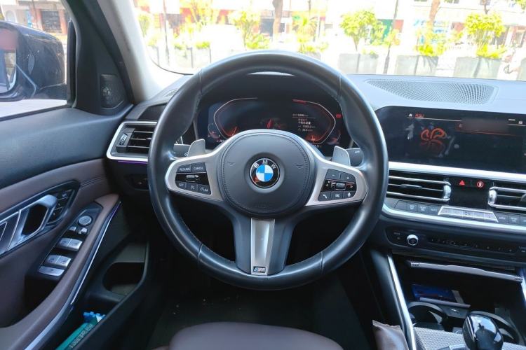 Used BMW 3 Series 2020 325i M Sport Night Edition package Steering Wheel