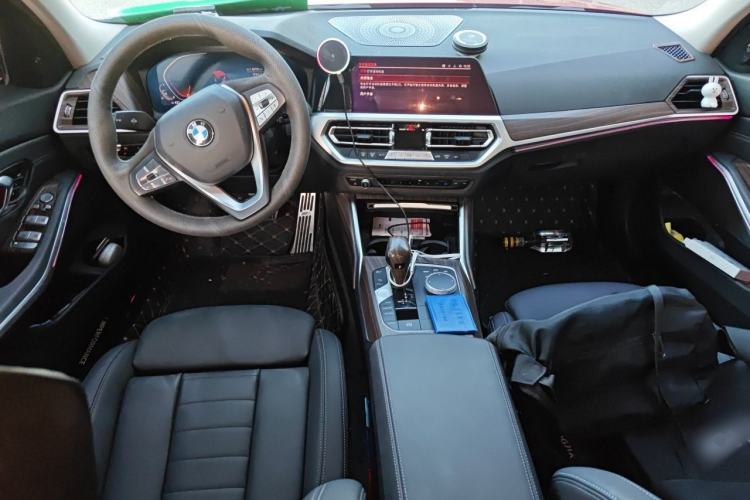 Used BMW 3 Series 2020 320i Sport Package Center Console