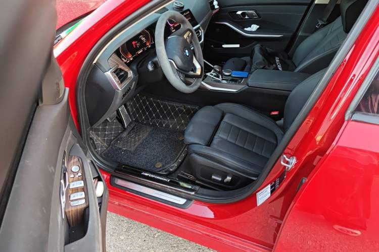 Used BMW 3 Series 2020 320i Sport Package Driver Seat