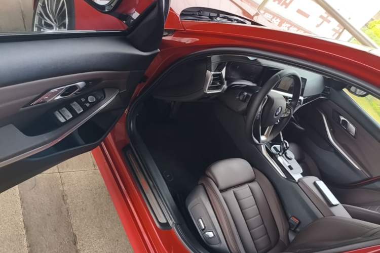 Used BMW 3 Series 2020 325Li First Edition Driver Seat