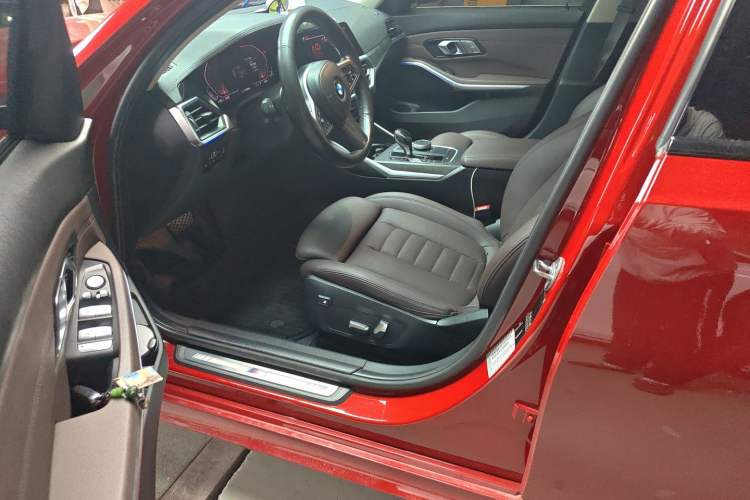 Used BMW 3 Series 2020 325i M Sport Package Driver Seat