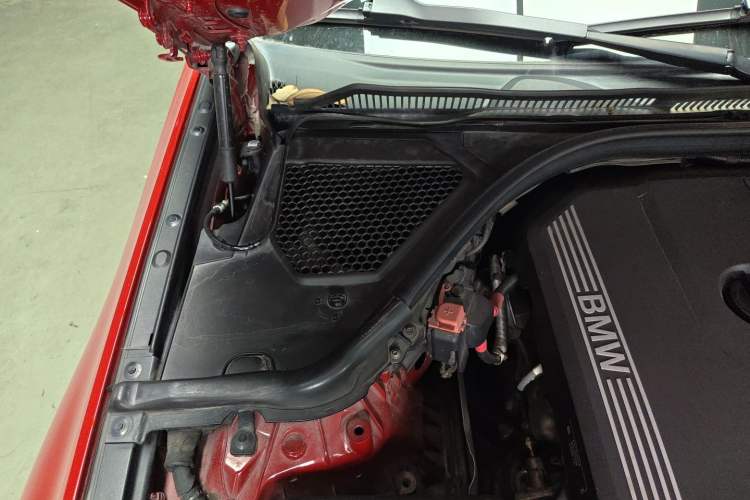 Used BMW 3 Series 2020 325i M Sport Package Engine Bay Right
