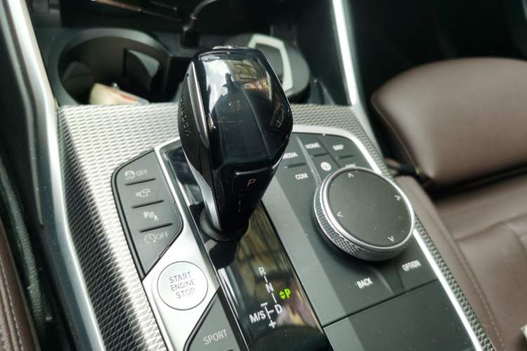 Used BMW 3 Series 2020 325i M Sport Night Edition package Gear Lever