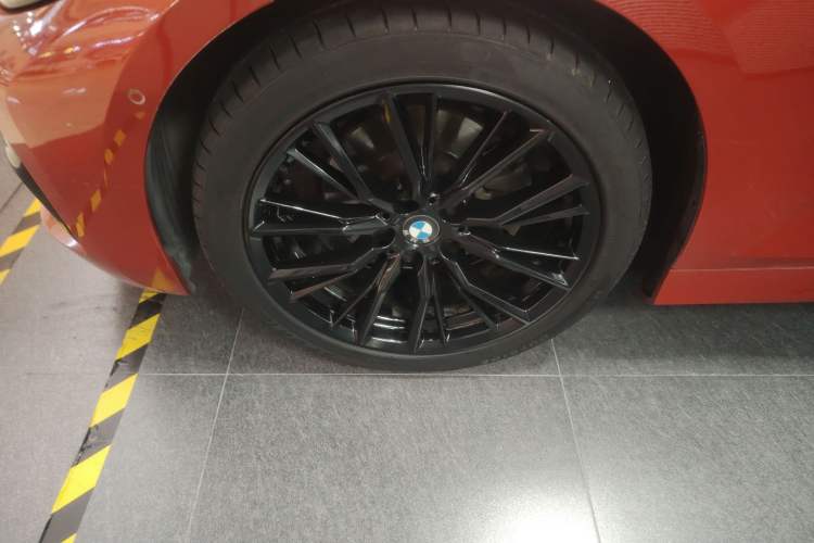 Used BMW 3 Series 2020 325Li M Sport Night Edition Package Left Front Wheel Hub