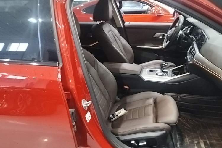 Used BMW 3 Series 2020 Restyled 325i M Sport Night Edition Package Right Front Seat