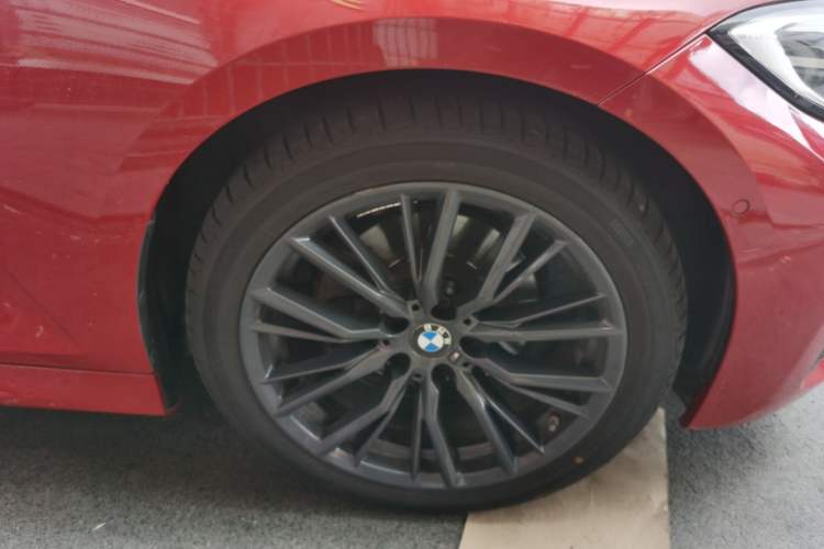 Used BMW 3 Series 2020 325i M Sport Night Edition package Right Front Wheel Hub