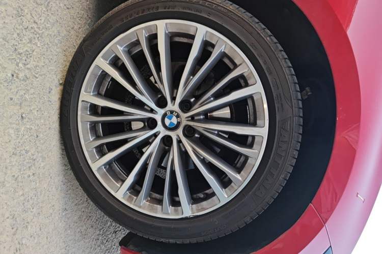 Used BMW 3 Series 2020 320i Sport Package Right Front Wheel Hub