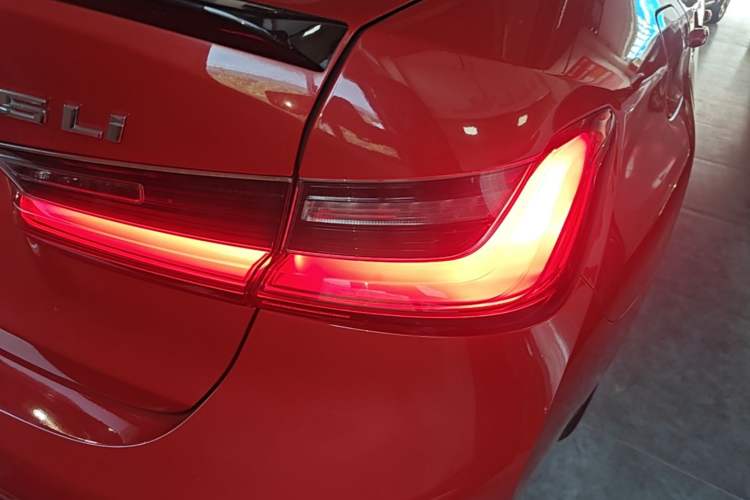 Used BMW 3 Series 2020 325Li First Edition Right Rear Taillight