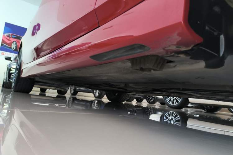 Used BMW 3 Series 2020 Restyled 325Li M Sport Package Right Side Sill