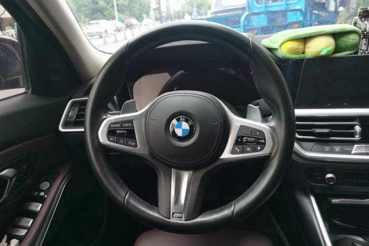 Used BMW 3 Series 2020 325i M Sport Night Edition package Steering Wheel