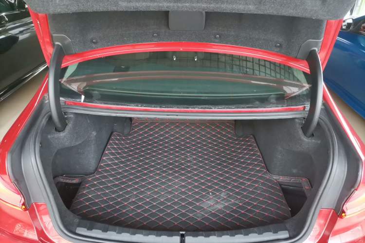Used BMW 3 Series 2020 320Li M Sport Package Trunk