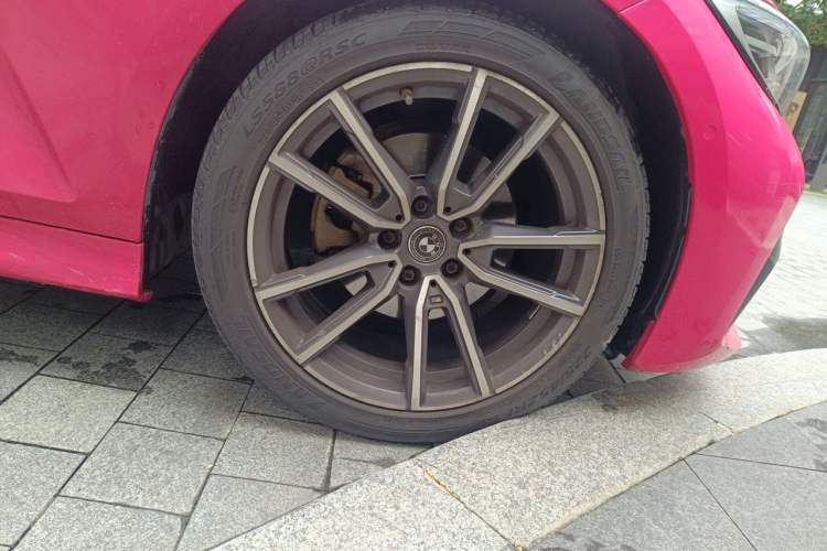 Used BMW 3 Series 2020 325Li M Sport Package Right Front Wheel Hub