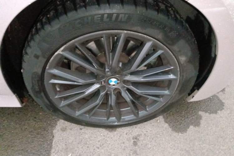 Used BMW 3 Series 2020 325Li M Sport Night Edition Package Right Front Wheel Hub