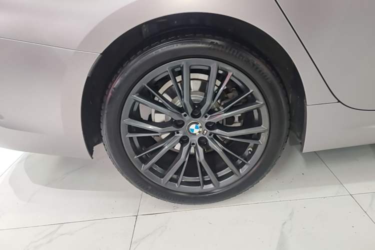 Used BMW 3 Series 2020 Facelifted 325Li M Sport Night Edition Package Right Rear Wheel Hub