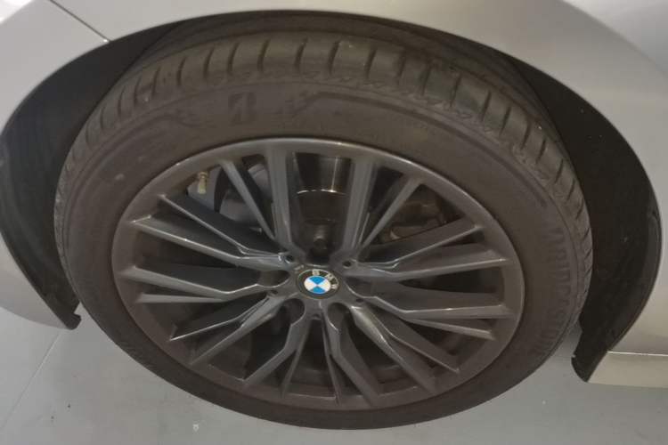 Used BMW 3 Series 2020 Restyled 325Li M Sport Package Exterior 4