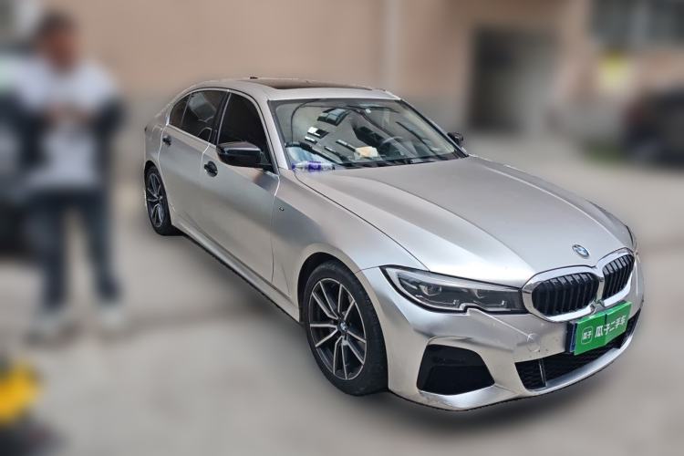 Used BMW 3 Series 2020 320Li M Sport Package Front Right 45 Deg