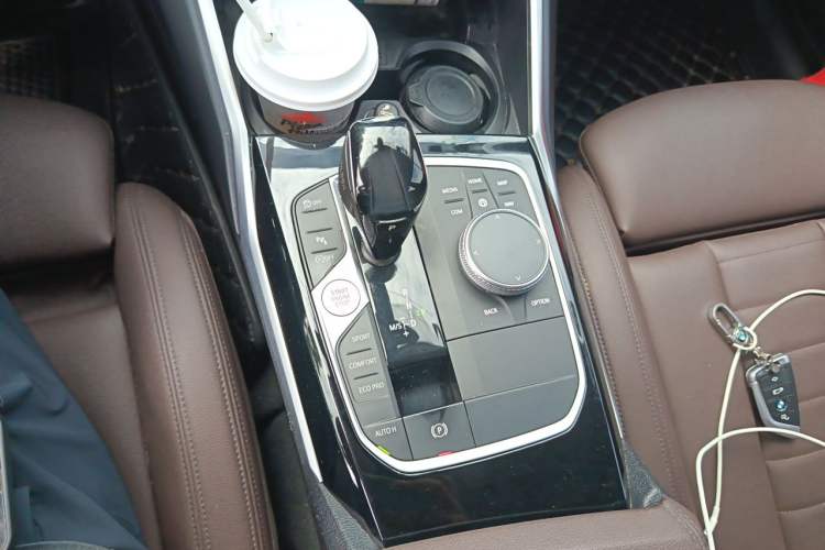 Used BMW 3 Series 2020 325Li First Edition Gear Lever