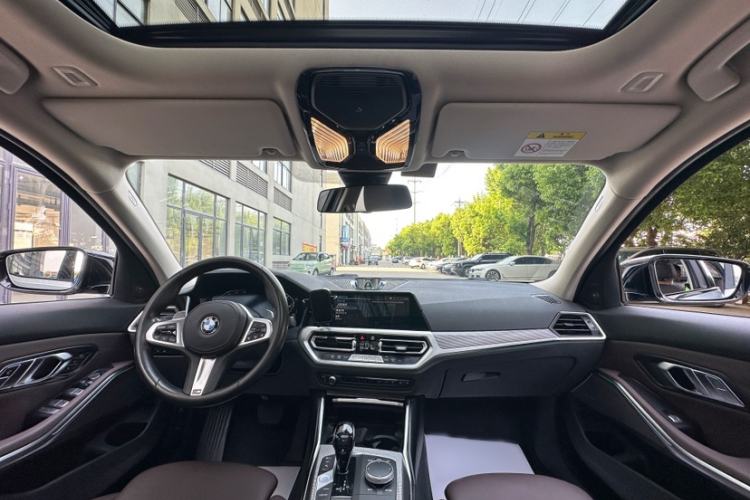 Used BMW 3 Series 2020 Restyled 325i M Sport Night Edition Package Interior 1
