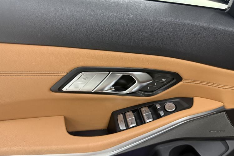 Used BMW 3 Series 2020 330i M Sport Night Edition Interior 7