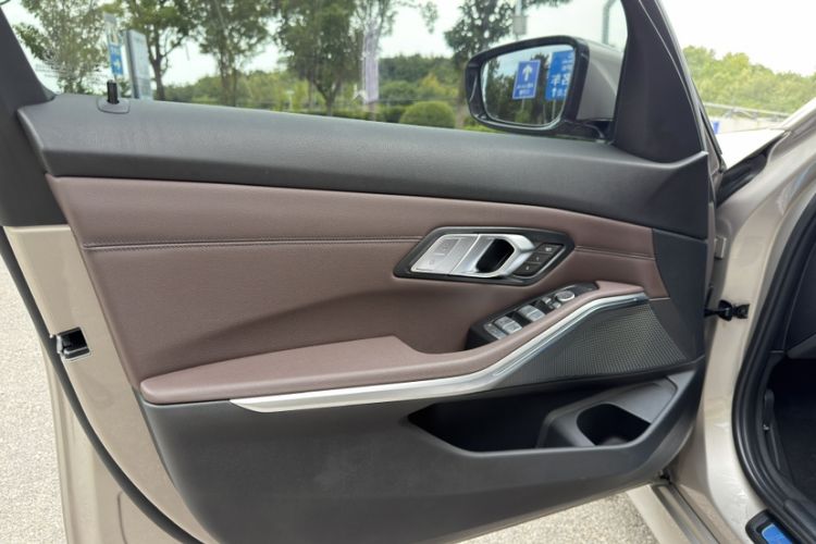Used BMW 3 Series 2020 325Li First Edition Interior 9