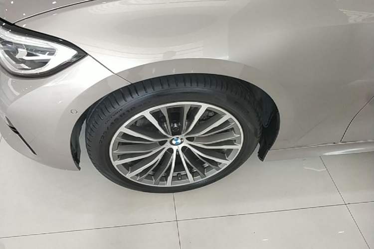 Used BMW 3 Series 2020 325Li First Edition Left Front Wheel Hub