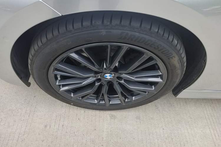 Used BMW 3 Series 2020 Restyled 325i M Sport Night Edition Package Left Front Wheel Hub