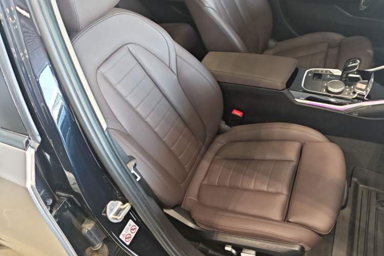 Used BMW 3 Series 2020 320Li M Sport Package Right Front Seat