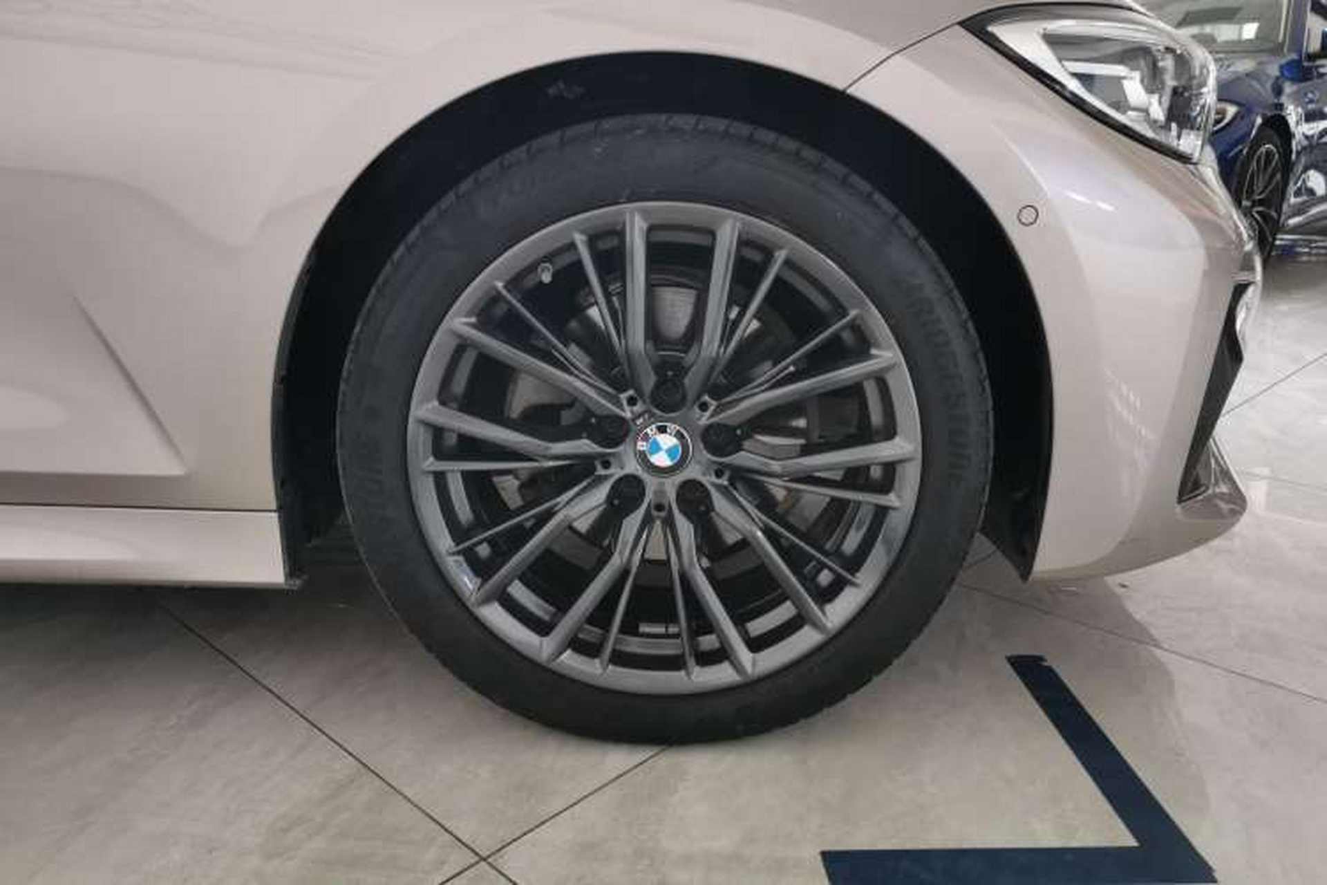 Used BMW 3 Series 2020 Restyled 325i M Sport Night Edition Package Right Front Wheel Hub