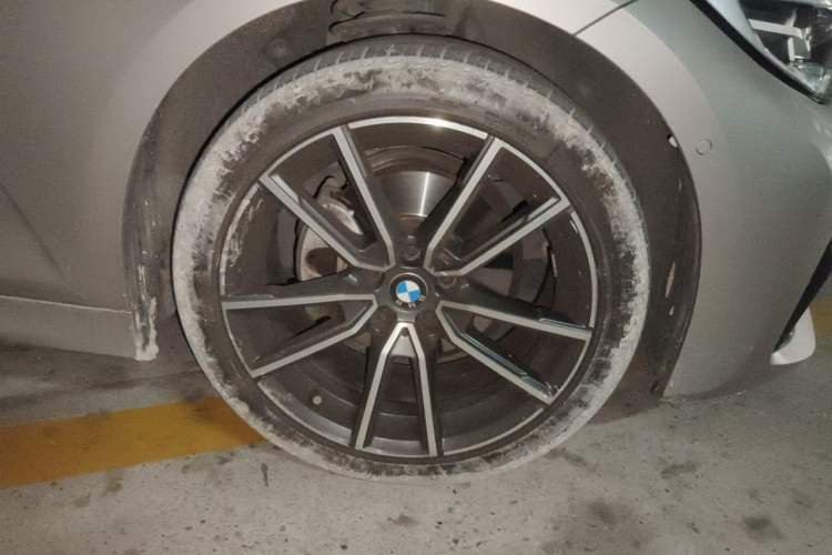 Used BMW 3 Series 2020 320Li M Sport Package Right Front Wheel Hub