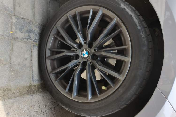 Used BMW 3 Series 2020 325Li M Sport Package Right Front Wheel Hub