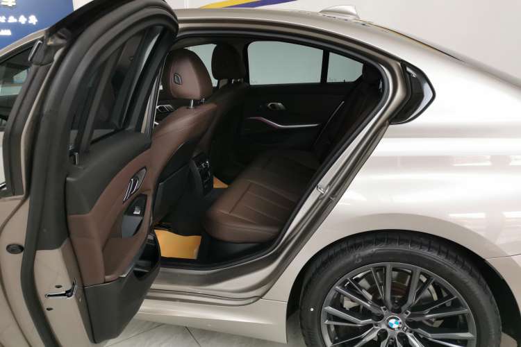 Used BMW 3 Series 2020 Restyled 325i M Sport Night Edition Package Right Rear Seat