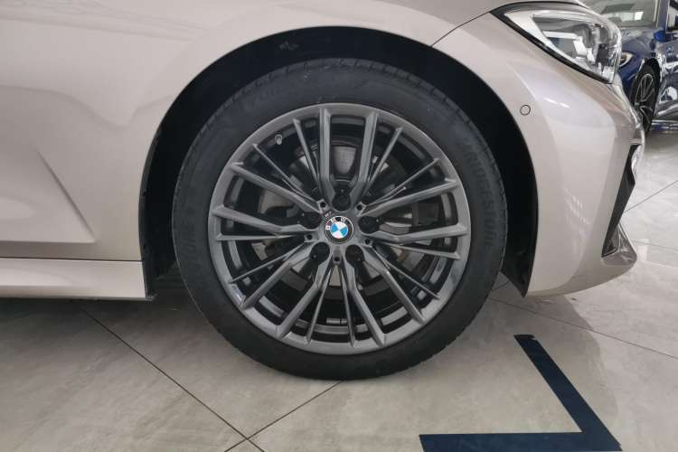 Used BMW 3 Series 2020 Restyled 325i M Sport Night Edition Package Right Rear Wheel Hub