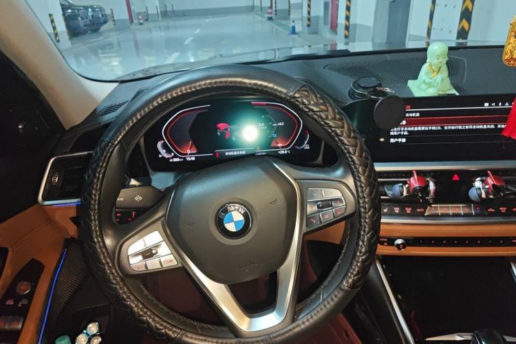 Used BMW 3 Series 2020 325Li First Edition Steering Wheel