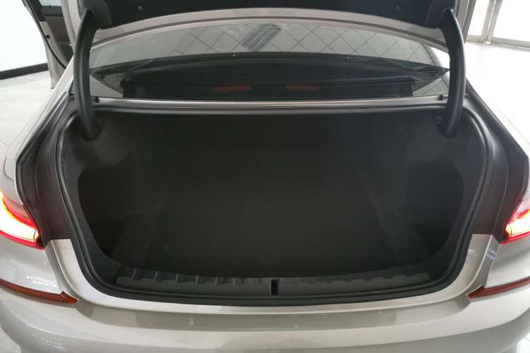 Used BMW 3 Series 2020 Restyled 325i M Sport Night Edition Package Trunk