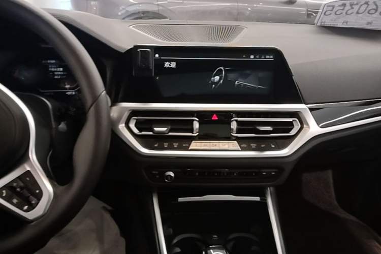 Used BMW 3 Series 2020 320Li M Sport Package Audio And AC Panel