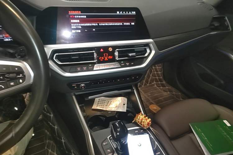 Used BMW 3 Series 2020 Facelifted 325i M Sport Package Audio And AC Panel