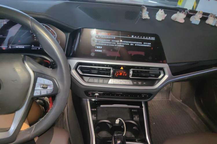 Used BMW 3 Series 2020 325Li First Edition Audio And AC Panel