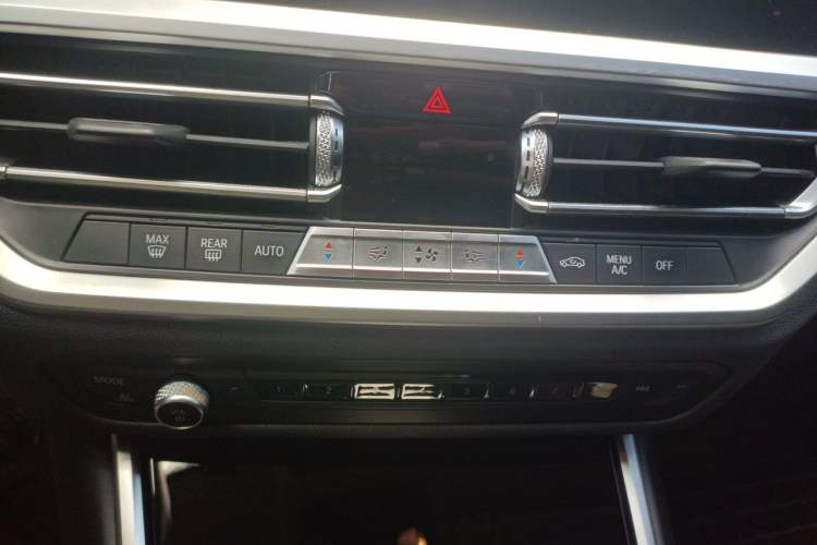 Used BMW 3 Series 2020 325Li First Edition Audio And AC Panel