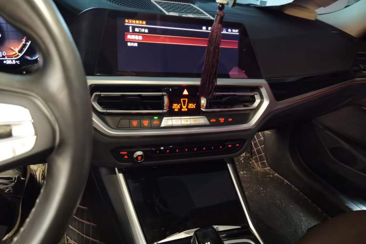 Used BMW 3 Series 2020 325Li First Edition Audio And AC Panel