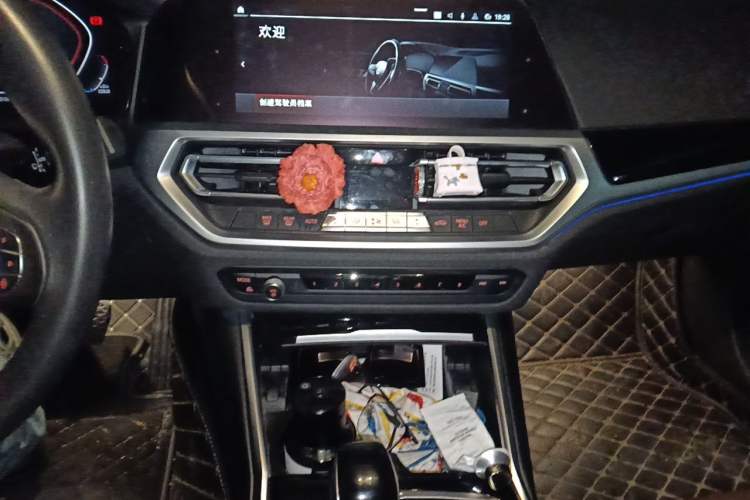 Used BMW 3 Series 2020 325Li First Edition Audio And AC Panel