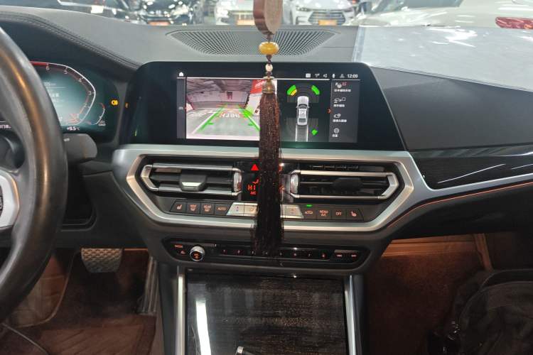 Used BMW 3 Series 2020 325Li M Sport Package Audio And AC Panel
