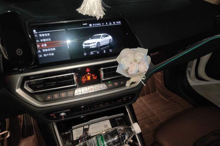 Used BMW 3 Series 2020 325Li First Edition Audio And AC Panel