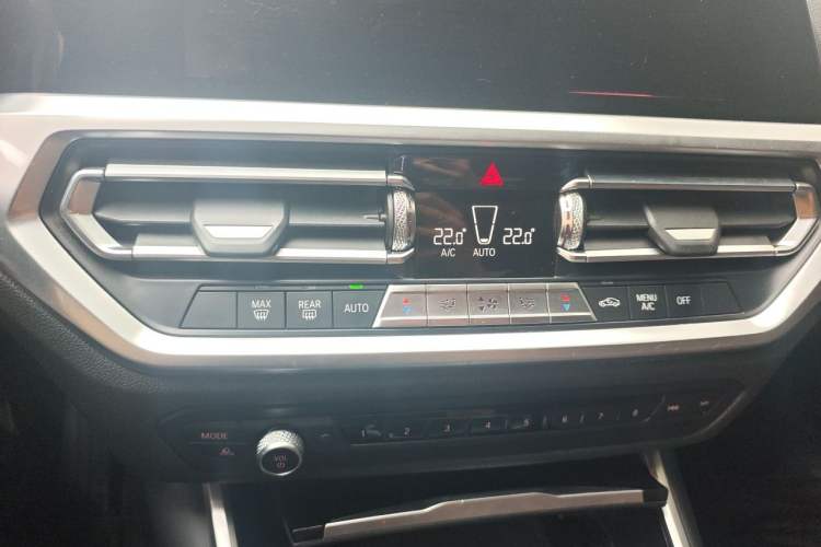 Used BMW 3 Series 2020 320i Sport Package Audio And AC Panel