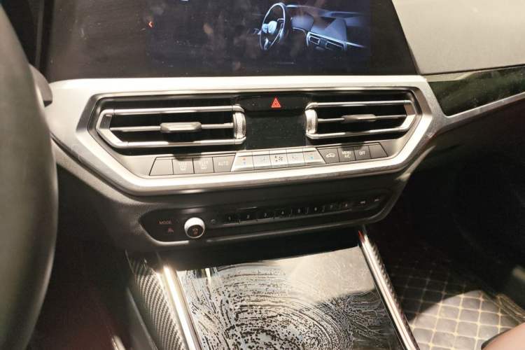 Used BMW 3 Series 2020 320Li M Sport Package Audio And AC Panel