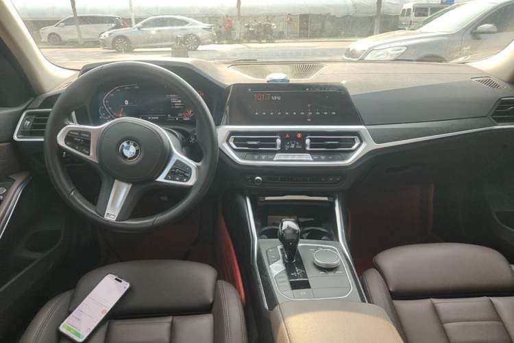 Used BMW 3 Series 2020 Facelifted 325i M Sport Package Center Console