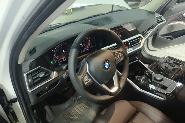 Used BMW 3 Series 2020 325Li First Edition Center Console