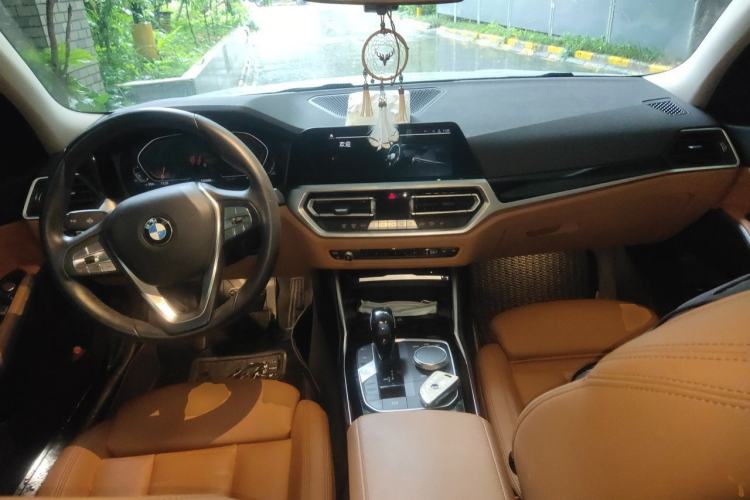 Used BMW 3 Series 2020 320i Sport Package Center Console